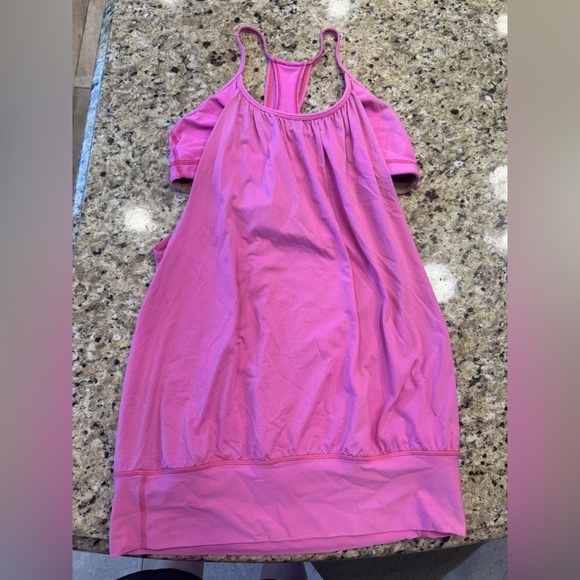 Lululemon bright Pink Athletic Tank Top with built in bra size 8 no flaws - Picture 1 of 3